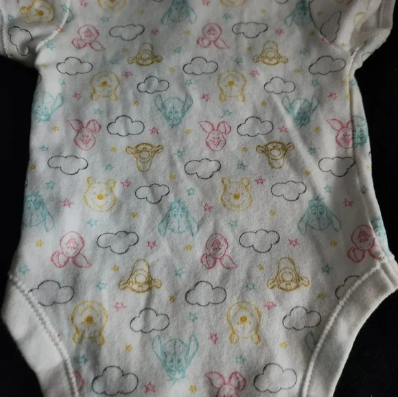 Winnie the‎ Pooh onesie - Picture 5 of 6